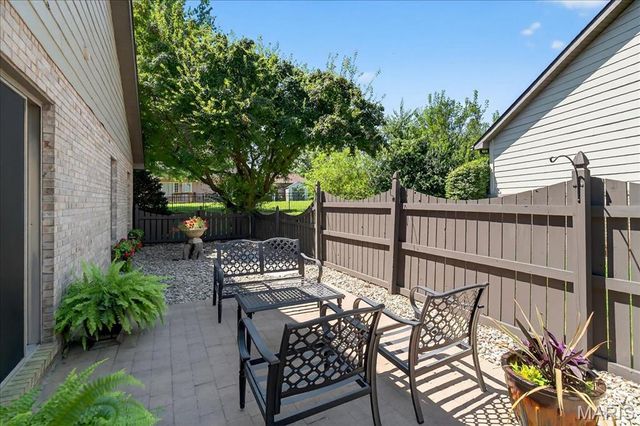313 Hickory Bend, Belleville, IL 62223
