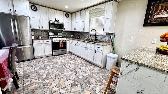 895 Midway Avenue, Decatur, AR 72722