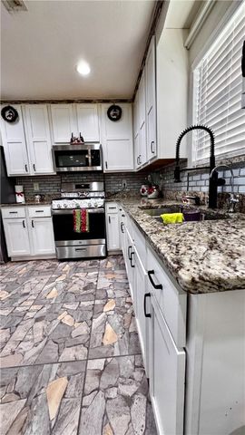 895 Midway Avenue, Decatur, AR 72722