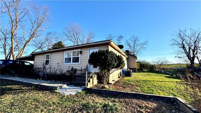895 Midway Avenue, Decatur, AR 72722
