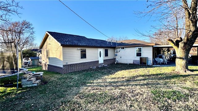 895 Midway Avenue, Decatur, AR 72722