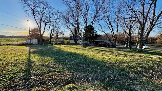 895 Midway Avenue, Decatur, AR 72722