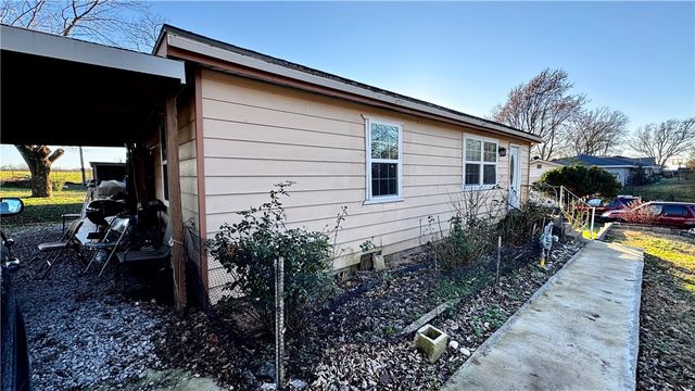 895 Midway Avenue, Decatur, AR 72722