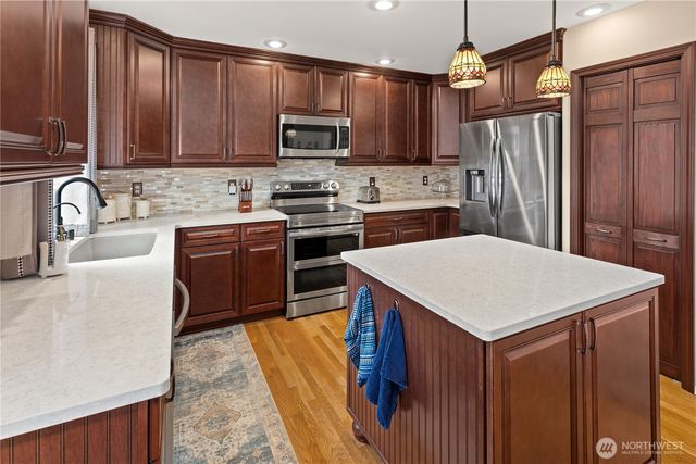 10019 SE 244th Court, Kent, WA 98030