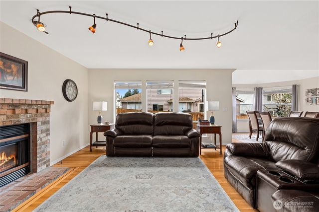 10019 SE 244th Court, Kent, WA 98030