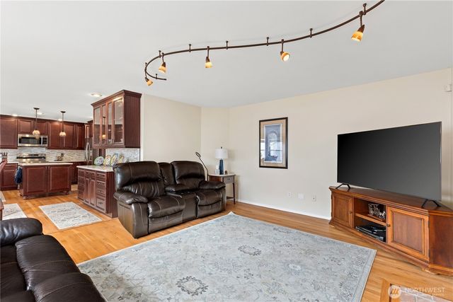 10019 SE 244th Court, Kent, WA 98030