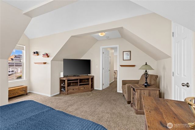 10019 SE 244th Court, Kent, WA 98030