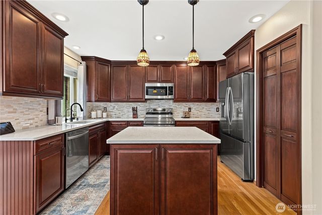 10019 SE 244th Court, Kent, WA 98030