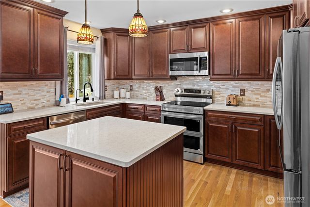 10019 SE 244th Court, Kent, WA 98030