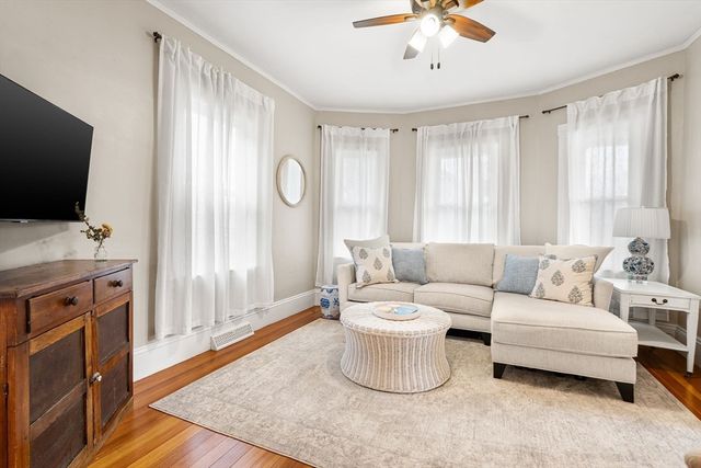 11 Draper Rd, Framingham, MA 01702