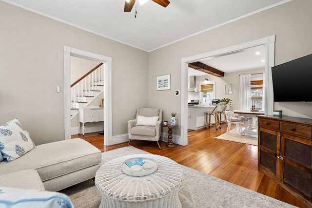 11 Draper Rd, Framingham, MA 01702