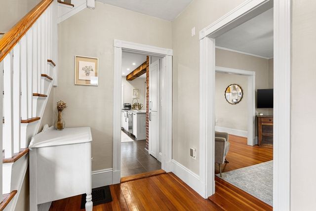 11 Draper Rd, Framingham, MA 01702