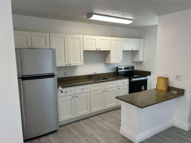 1081 SE Monterey Road 3-12, Stuart, FL 34994