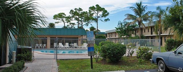 1081 SE Monterey Road 3-12, Stuart, FL 34994