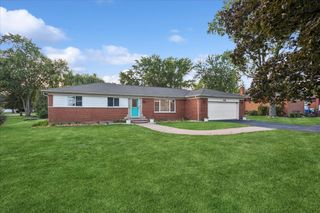 512 S Busse Road, Mount Prospect, IL 60056