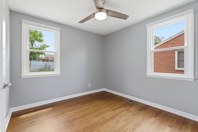 353 Melpar Dr, Nashville, TN 37211