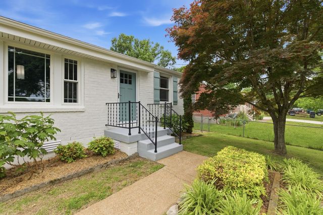 353 Melpar Dr, Nashville, TN 37211