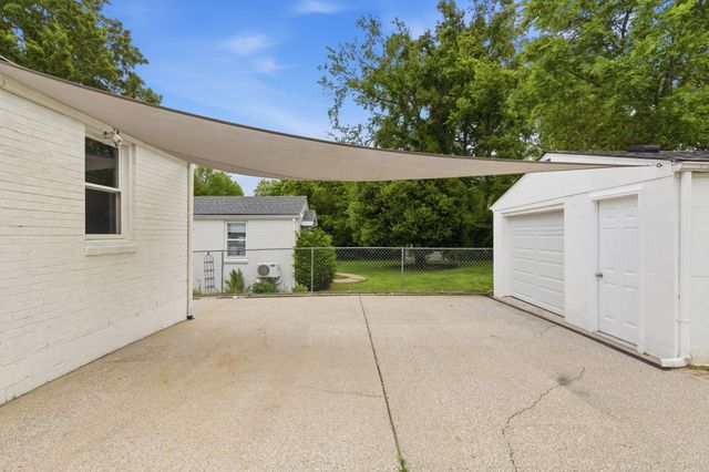 353 Melpar Dr, Nashville, TN 37211