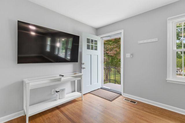 353 Melpar Dr, Nashville, TN 37211