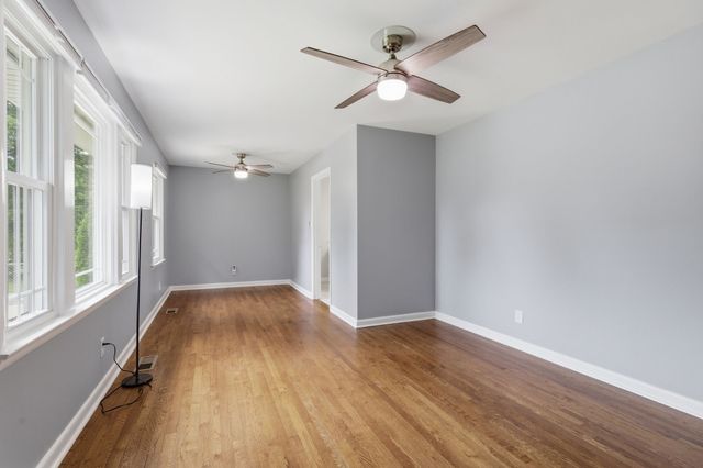 353 Melpar Dr, Nashville, TN 37211