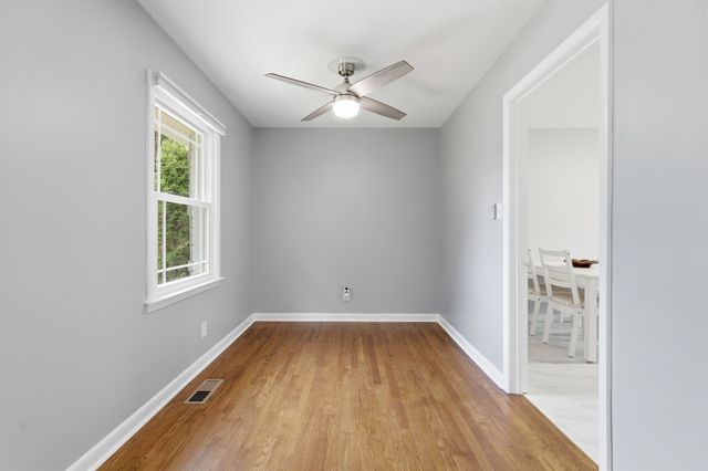 353 Melpar Dr, Nashville, TN 37211