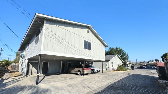 253 W Belleview Avenue, Porterville, CA 93257