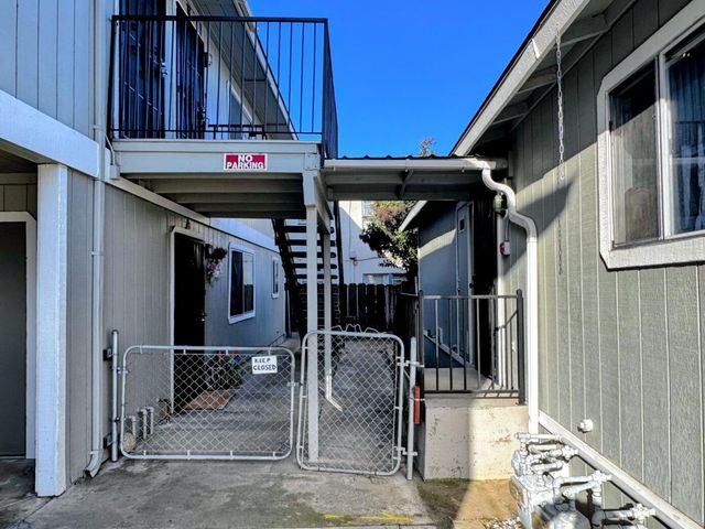 253 W Belleview Avenue, Porterville, CA 93257