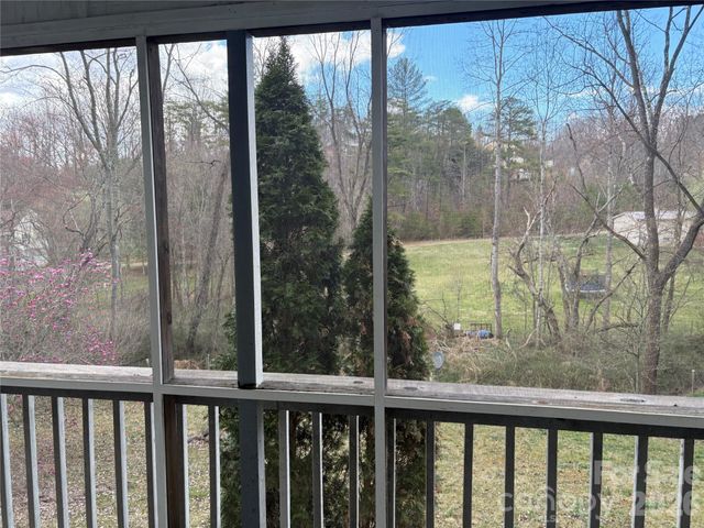 6 Shady Creek Lane, Leicester, NC 28748