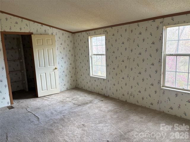 6 Shady Creek Lane, Leicester, NC 28748