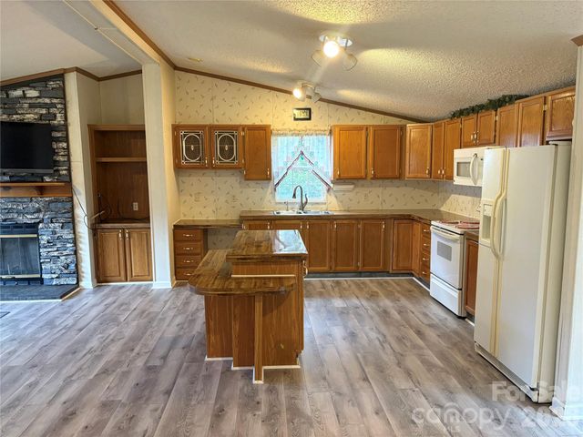 6 Shady Creek Lane, Leicester, NC 28748