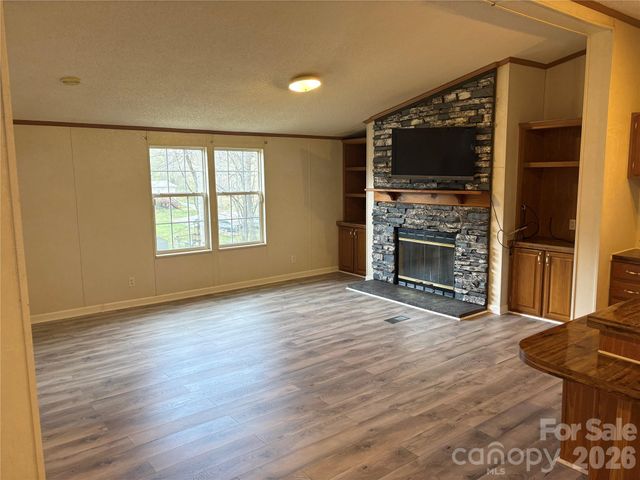 6 Shady Creek Lane, Leicester, NC 28748