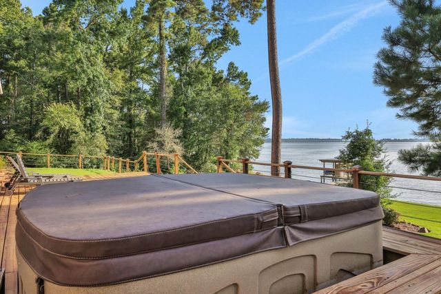 334 Sunset Drive, Livingston, TX 77351