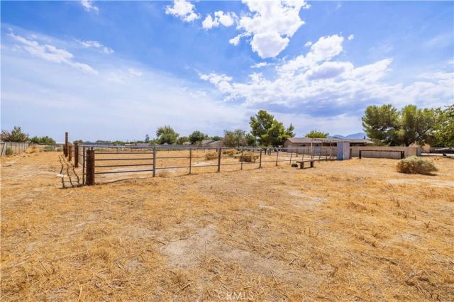 38617 95th Street East, Palmdale, CA 93591