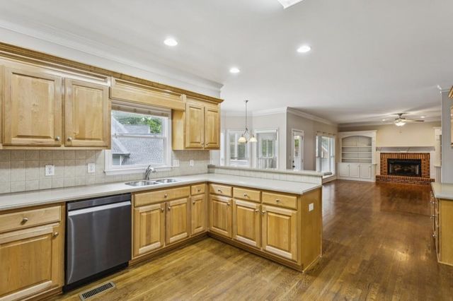 2003 Haydenbrook Drive NW, Acworth, GA 30101