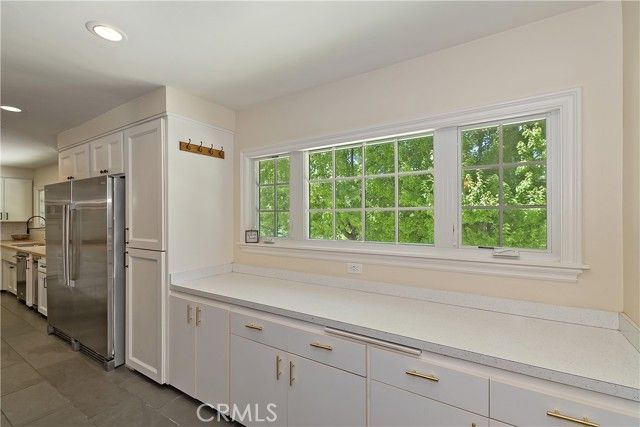 28411 North Shore Road, Lake Arrowhead, CA 92352