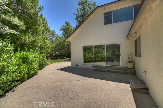 28411 North Shore Road, Lake Arrowhead, CA 92352