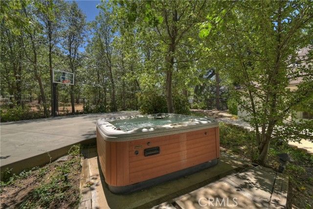 28411 North Shore Road, Lake Arrowhead, CA 92352