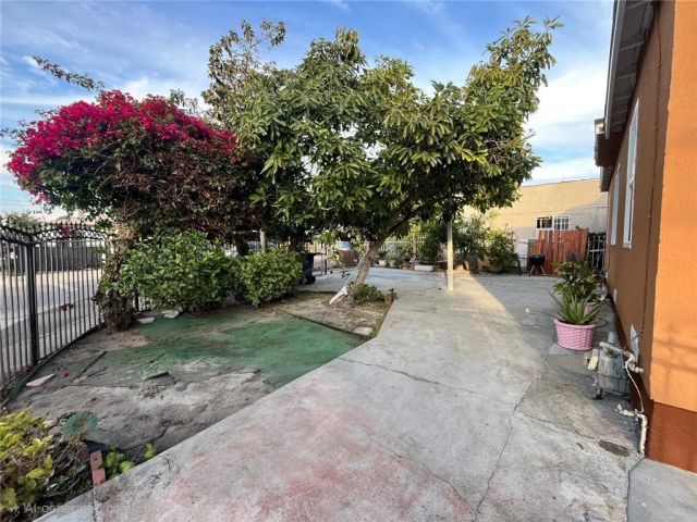 2102 E Lucien, Compton, CA 90222