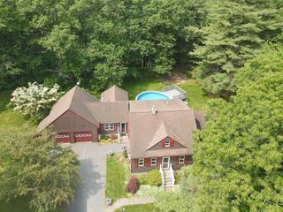 16 Birch Ln, Northbridge, MA 01534