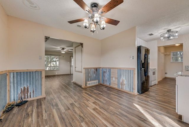 220 Crump Circle, Red Oak, TX 75154
