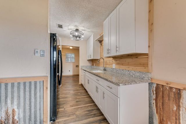 220 Crump Circle, Red Oak, TX 75154