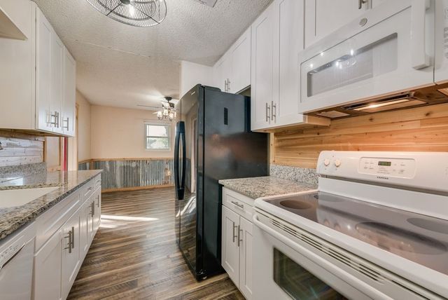 220 Crump Circle, Red Oak, TX 75154