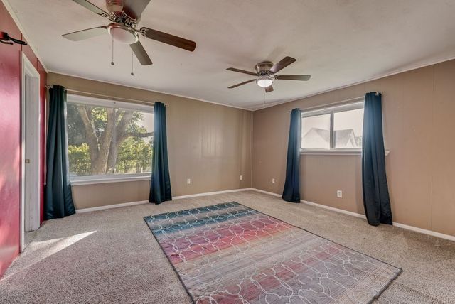 220 Crump Circle, Red Oak, TX 75154