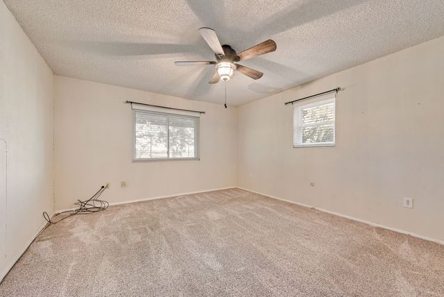 220 Crump Circle, Red Oak, TX 75154