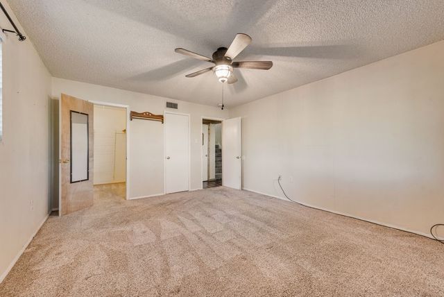 220 Crump Circle, Red Oak, TX 75154