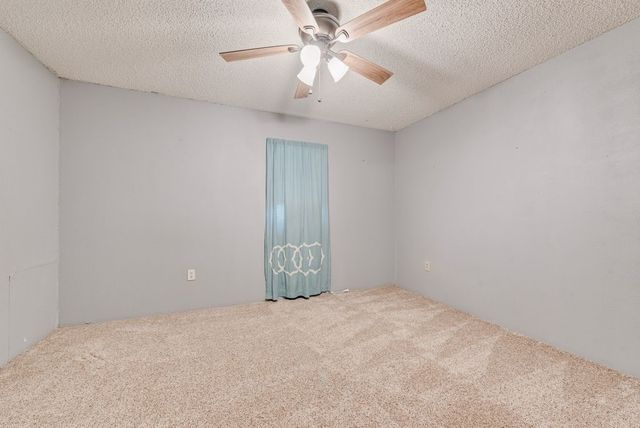 220 Crump Circle, Red Oak, TX 75154