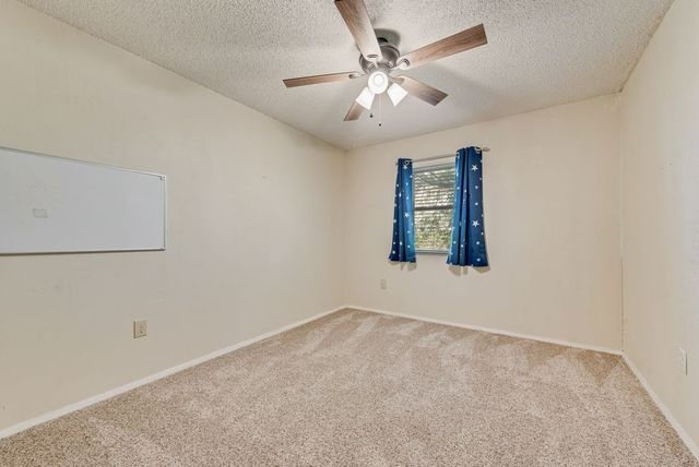 220 Crump Circle, Red Oak, TX 75154