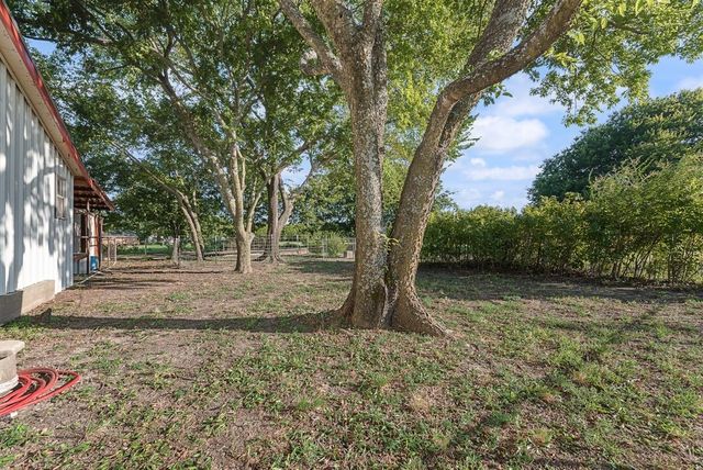 220 Crump Circle, Red Oak, TX 75154