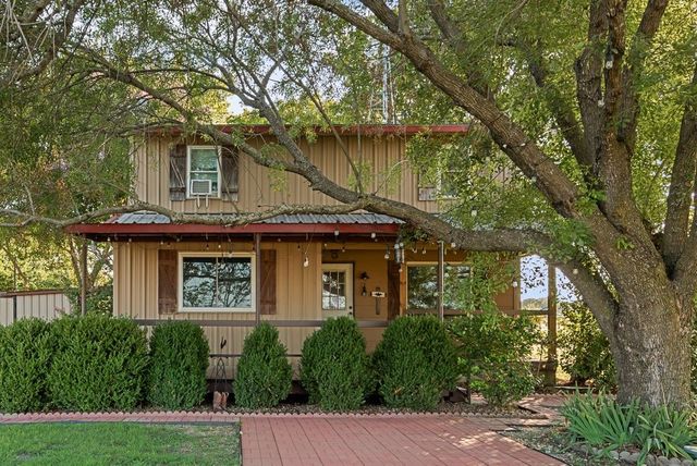 220 Crump Circle, Red Oak, TX 75154