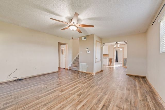 220 Crump Circle, Red Oak, TX 75154
